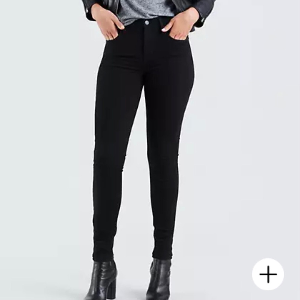 Levi’s 721 high rise skinny jeans, black. 26